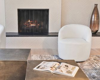 Hills Hideaway by CoastVH - Luxury Midtown 3br - San Diego - Servicio de la habitación