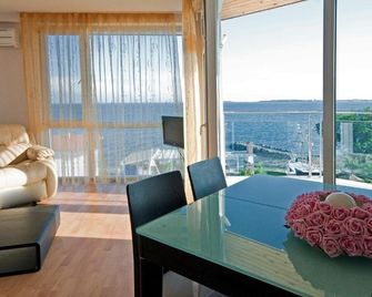 Nushev Hotel - Sveti Vlas - Τραπεζαρία