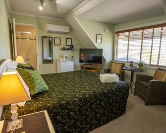 Ainslie Manor Bed and Breakfast - Redcliffe - Bedroom