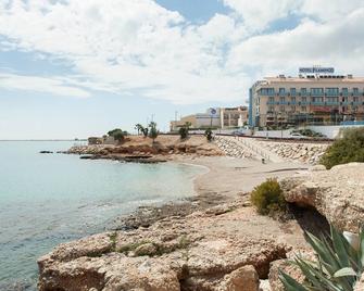 Hotel Flamingo - L'Ampolla - Building