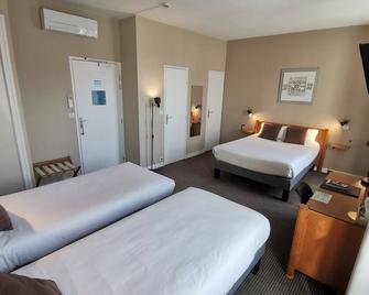 Logis Hotel Le Cerf - Briare - Bedroom