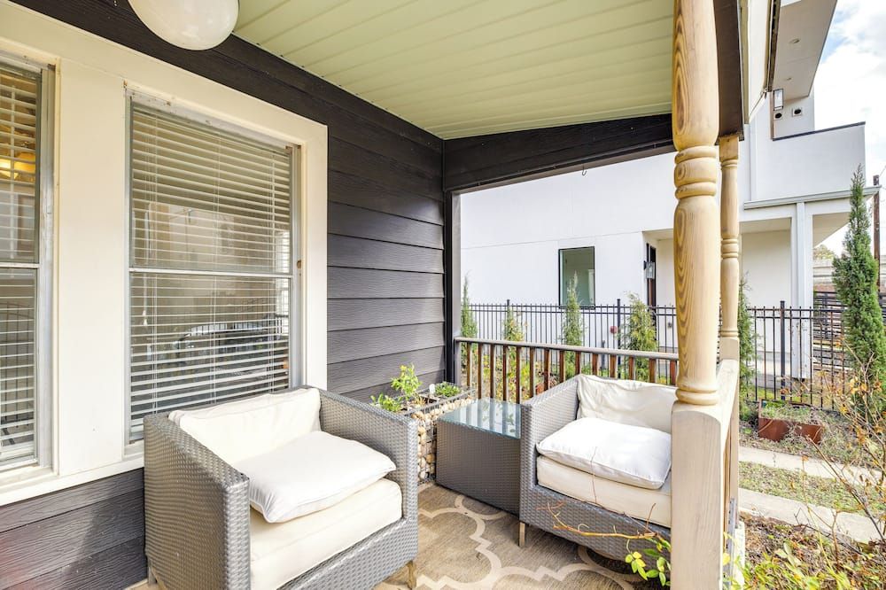 Charming Historic Houston Home w/ Yard! - יוסטון - מרפסת