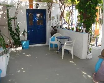 Boussetil Rooms Capanmat - Tinos