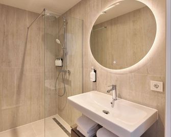 Zenstay Hotel Amsterdam - Zaandam - Zaandam - Bathroom