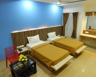 Hotel Aadhi - Mayiladuthurai - Bedroom