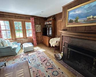 Bromley Farm ski house - Peru - Sala de estar