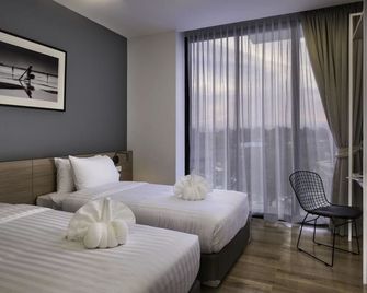 R Photo Hotel - Nakhon Phanom