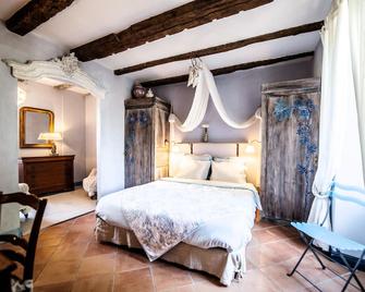 4 star stay with exceptional service in an authentic Quercy setting - Cuzance - Habitación
