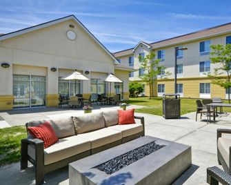 Homewood Suites by Hilton Ithaca - Ithaca - Patio
