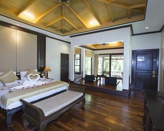 Mukdara Beach Villa & Spa Hotel - Khao Lak - חדר שינה