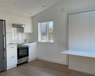 Luxury Laneway minutes to the beach - ונקובר - מטבח