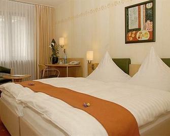 Hotel Graf - Offenbach am Main - Yatak Odası