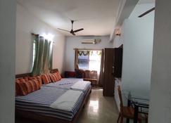 Blue Stones Service Apartment - Coimbatore - Bedroom