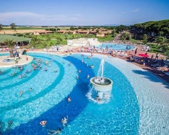 Happy Comfort by Interhome - Montalto di Castro - Pool