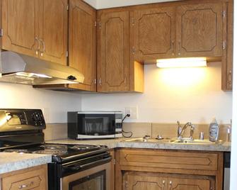Bright End Unit Apartment - Anchorage - Kitchen