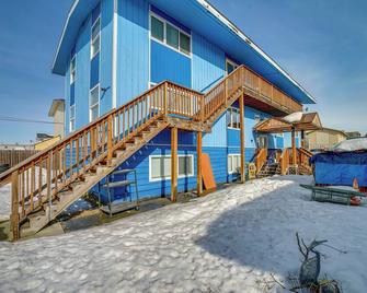 Quiet Anchorage Retreat, 4 Mi to Earthquake Park - Anchorage - Building