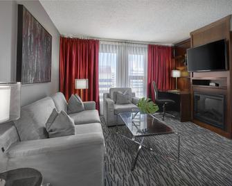 Matrix Hotel - Edmonton - Living room