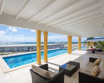 Reflection Z 5 Star Villa - Lowlands - Piscină