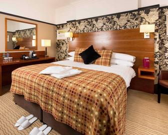 Mercure York Fairfield Manor Hotel - York - Bedroom