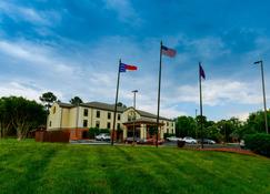 Super 8 by Wyndham High Point/Greensboro - High Point - Building