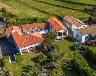 Quinta Perpetua, Casa Flores - Santa Cruz da Graciosa - Edificio