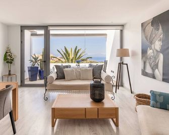 Sissi Boutique - The Terrace Between Ocean And Teide - Santa Úrsula - Wohnzimmer