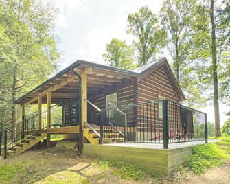 Charming Cabin. Located between New River Gorge and Summersville Lake - Mount Lookout - Building
