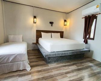 New Harrys Sunset Resort - Klong Nin Beach - Ko Lanta - Yatak Odası