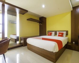 Capital O 1973 Guest House Toserba Selamat Syariah Pelabuhan Ratu - Sukabumi - Schlafzimmer