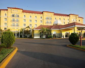 Fiesta Inn Nuevo Laredo - Nuevo Laredo - Edificio