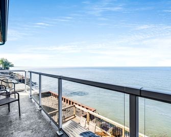 Tree Top Lakehouse! - Breathtaking Views & Sunsets - Leamington - Balcony