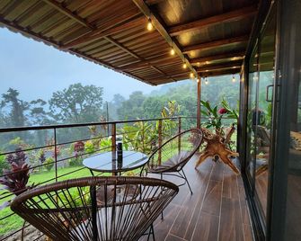 Cabañas Caeli, La Perezosa, La Fortuna Rainforest Glass Cabin w Amazing Views - La Fortuna - Balcón