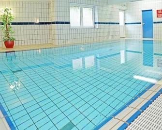Apartment in Zwiesel Bayerischer Wald, Sauna, Pool, Wi-Fi - Zwiesel - Piscine