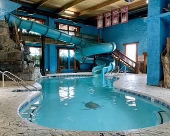 Riverchase Lodge - Pigeon Forge - Pool