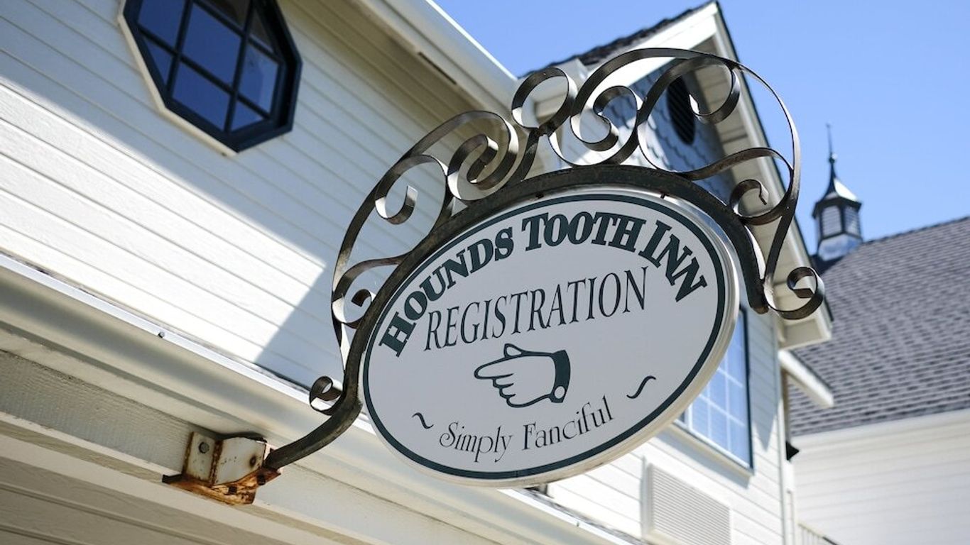 Hounds Tooth Inn