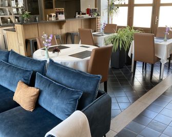 Au Coeur Des Hôtes - Saint-Sylvestre-Cappel - Restaurante