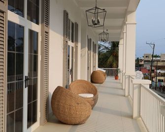 The Ellysian Apartments - Placencia - Balcony