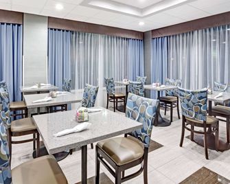 ويندام جاردن تشارلوت إيربورت سوث إيست - تشارلوت (نورث كارولينا) - مطعم