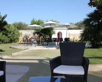 B&B Agrumeto - Surbo - Patio