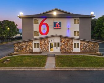 Studio 6 Little Rock, Ar - South - Little Rock - Gebouw
