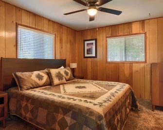 The Redwoods Cabin - Wawona - Habitación
