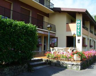 Hôtel Les Pavillons du Golf - Évian-les-Bains - Clădire
