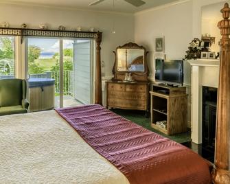 Sea Cliff Gardens - Port Angeles