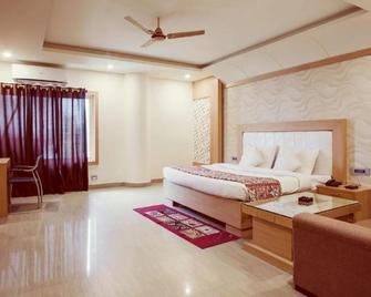 Genx Sundaram Haldwani - Haldwani - Habitación