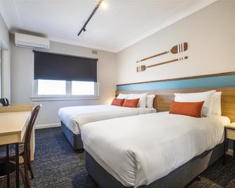Nightcap at Ocean Beach Hotel - Ettalong beach - Bedroom