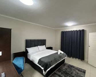 Bayside Suites Hotel - Durban - Bedroom