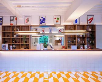 Best Western Plus Au Grand Saint Jean - בון - בר