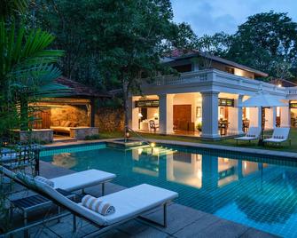 Taru Villas Kandy - Kandy - Bazén