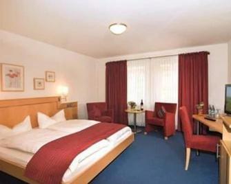 Pension Gästehaus Kachelofa - Mühlacker - Schlafzimmer