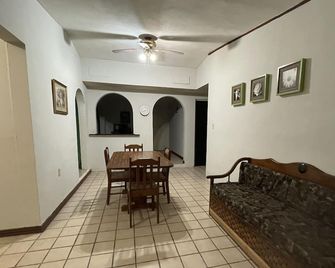 Bonita Casa Completamente Amueblada - Piedras Negras (Zaragoza)